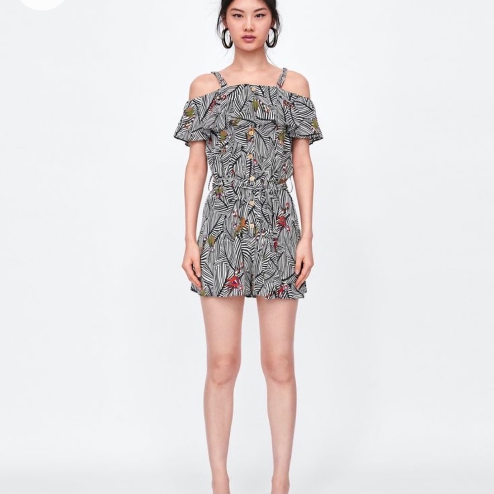 Zara Fun Jungle Animal Print Shorts Romper Women’s Medium
